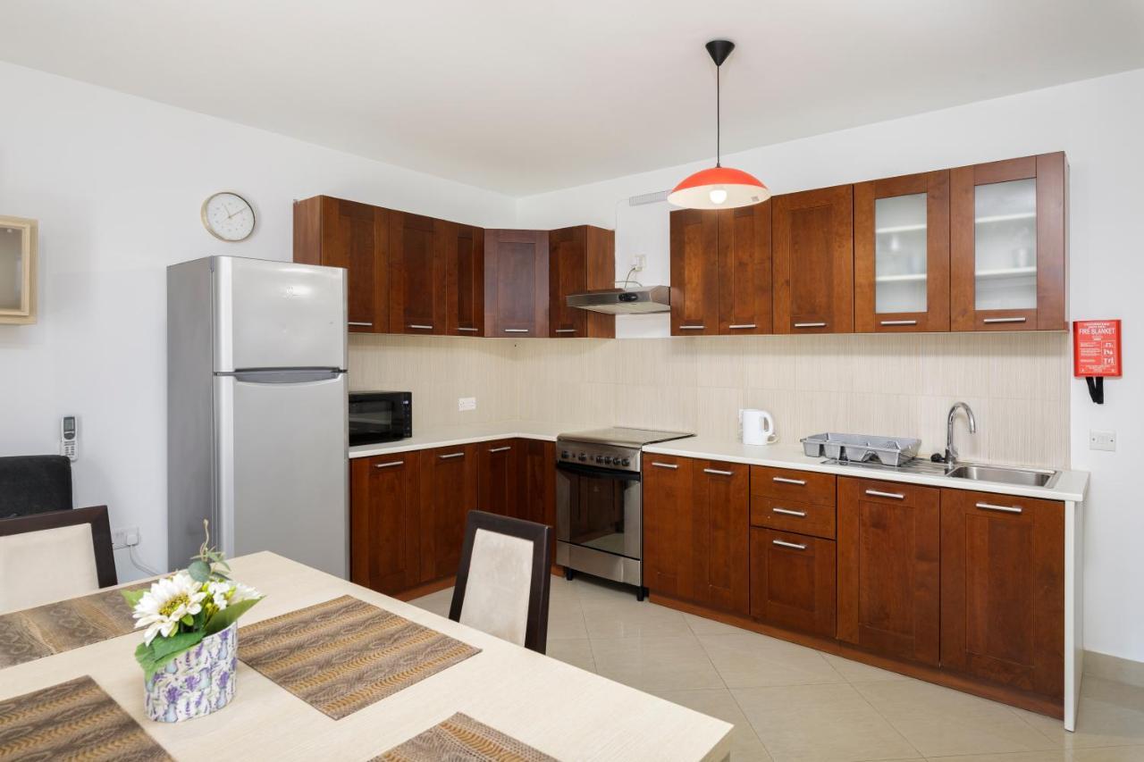Hilltop Apartments - Stylish Comfort Living Close To The Sea, Bugibba St. Paul's Bay Exterior foto
